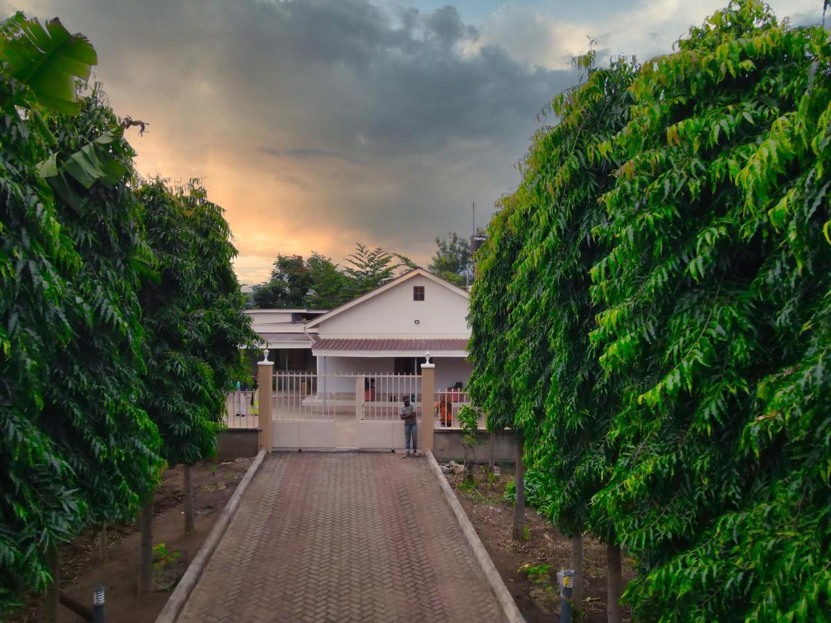 Kilimanjaro Country House Moshi Luaran gambar